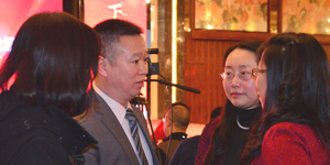 特樂意張宏宇和清華大學(xué)經(jīng)濟管理學(xué)院教授肖星等重要嘉賓商談